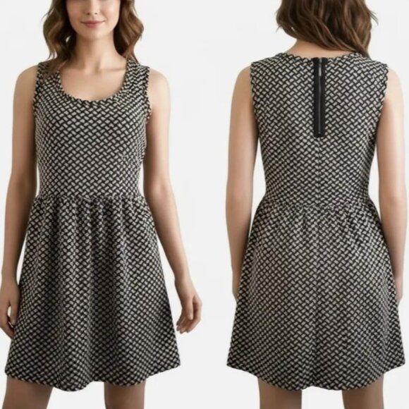 BeBop Dresses & Skirts - BeBop Women's‎ Black/White Geometric Pattern Sleeveless Skater MIni Dress Medium